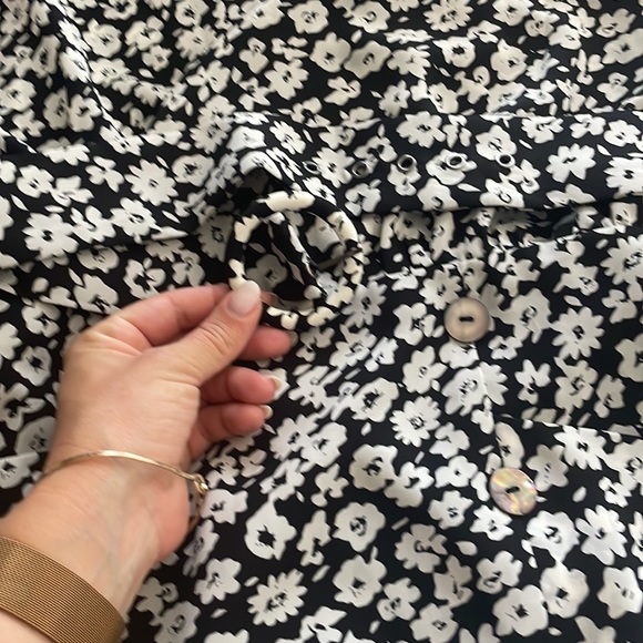 Heartloom Size Med Dress black/white floral - Picture 3 of 5